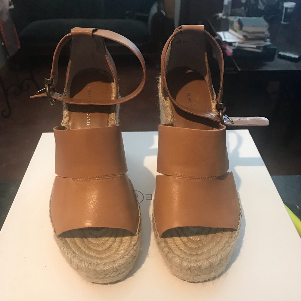 Treasure & Bond Wedges